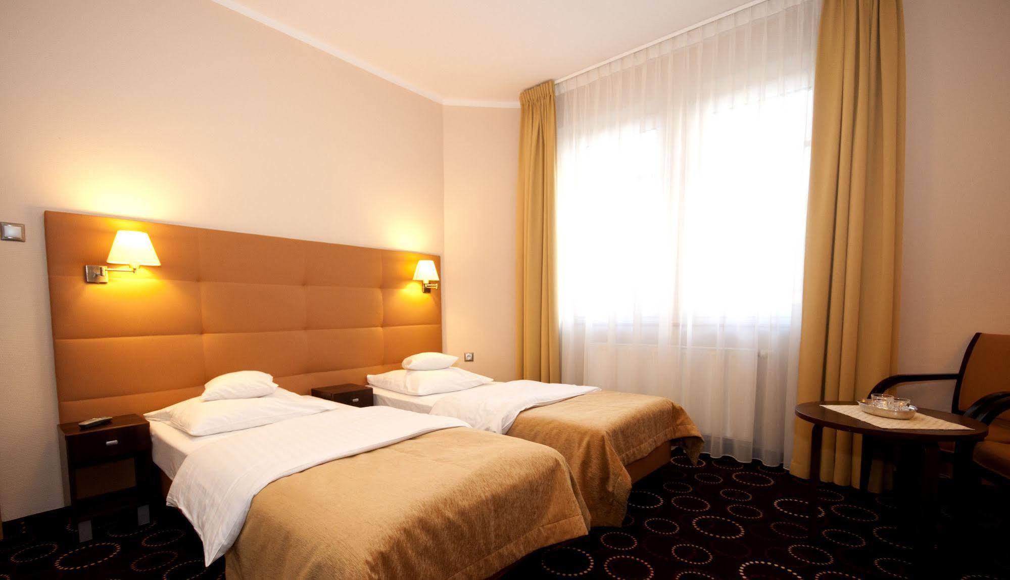 La Petite Apartments & Rooms Гданьск Экстерьер фото