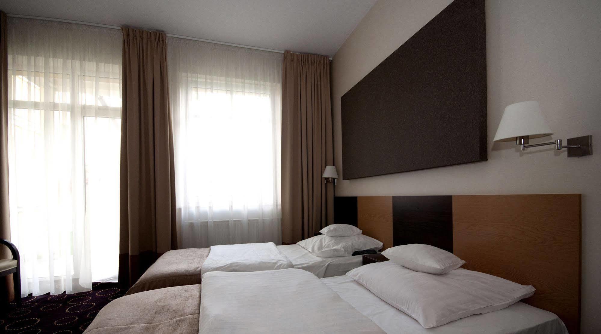 La Petite Apartments & Rooms Гданьск Экстерьер фото